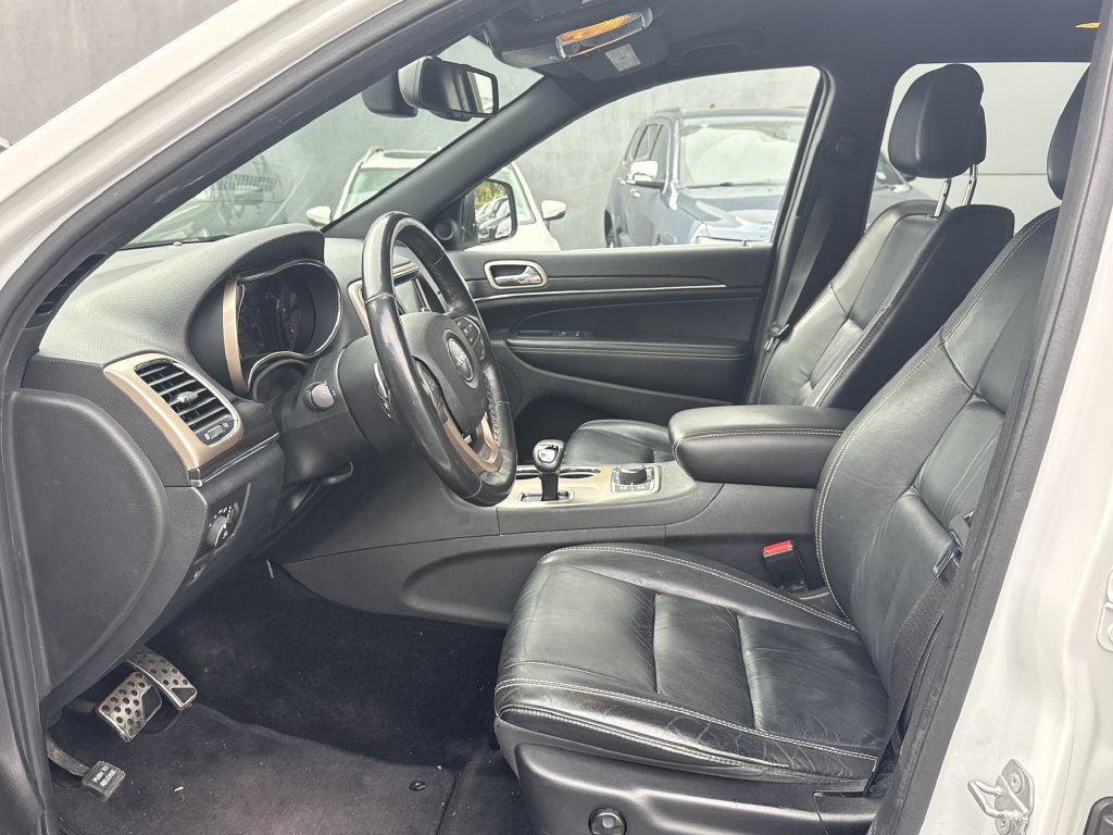 Used 2015 Jeep Grand Cherokee Limited w/ Mopar Chrome Edition Group AWD/4WD image 18