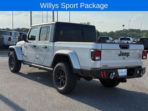 Used 2022 Jeep Gladiator Sport AWD/4WD image 3