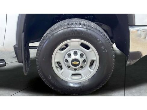 Used 2025 Chevrolet Silverado 2500 W/T w/ WT Convenience Package AWD/4WD image 3