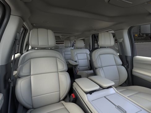 New 2026 Lincoln Navigator L Premier AWD/4WD image 23