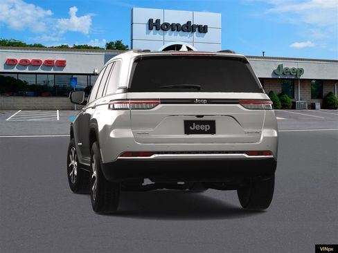 New 2025 Jeep Grand Cherokee Limited image 13