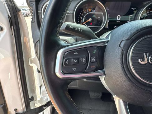 Used 2018 Jeep Wrangler Unlimited Sahara AWD/4WD image 24