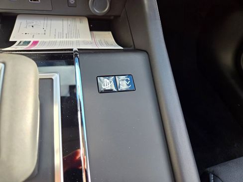 New 2025 Mitsubishi Outlander SE image 24