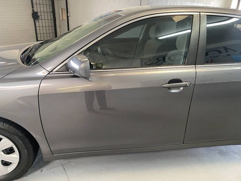 Used 2011 Toyota Camry LE FWD image 13