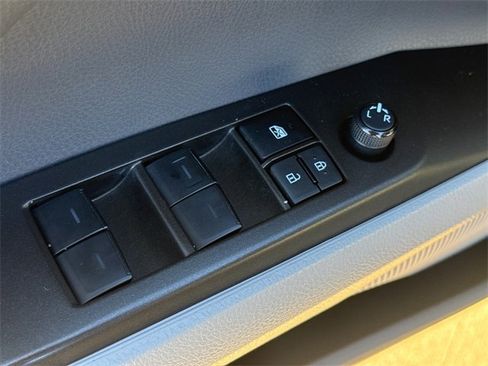 Used 2024 Toyota Camry SE image 19