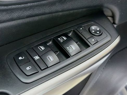 Used 2019 Jeep Cherokee Limited image 20