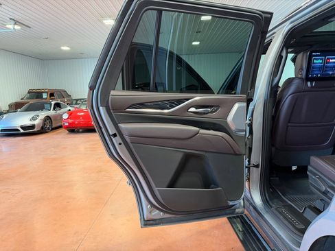 Used 2023 Cadillac Escalade V w/ LPO, ONYX Package AWD/4WD image 20