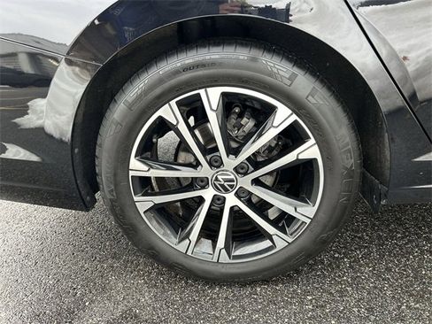 Used 2023 Volkswagen Jetta Sport image 12