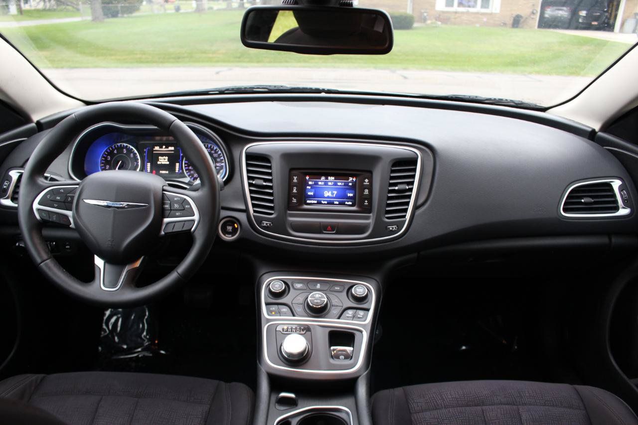 Used 2015 Chrysler 200 Limited w/ Convenience Group FWD image 30