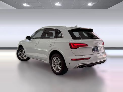 Used 2022 Audi Q5 2.0T Premium w/ Convenience Package AWD/4WD image 3