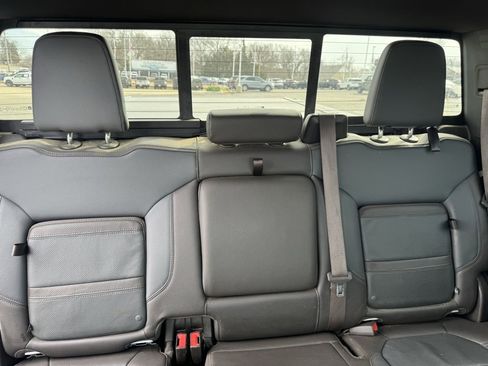 Used 2022 GMC Sierra 3500 Denali w/ Denali Ultimate Package image 9