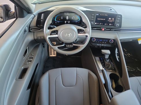 Certified 2025 Hyundai Elantra Sport FWD image 7