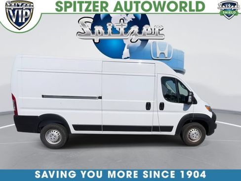 Used 2025 RAM ProMaster 2500 w/ Convenience Group FWD image 3