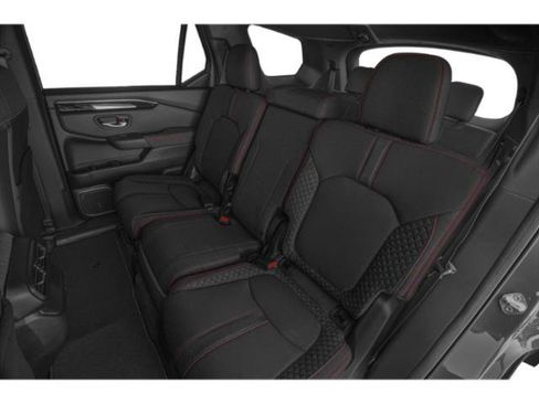 Used 2025 Honda Pilot Sport image 16