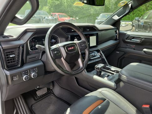 Used 2024 GMC Sierra 1500 AT4 w/ AT4 Premium Package image 17