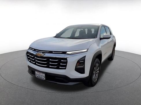 Used 2025 Chevrolet Equinox LT image 7