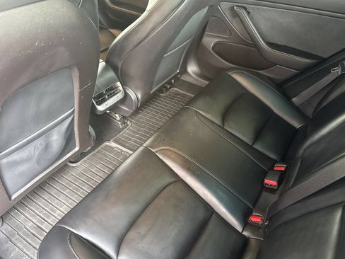 Used 2019 Tesla Model 3 Standard Range RWD image 16