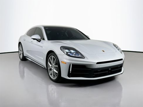Certified 2025 Porsche Panamera image 9