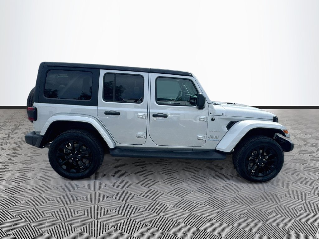 Used 2023 Jeep Wrangler Unlimited Sahara w/ Cold Weather Group AWD/4WD image 5