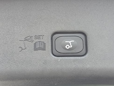 Used 2024 Lincoln Nautilus Premier w/ Jet Appearance Package AWD/4WD image 14