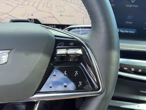 Used 2023 Cadillac Lyriq 2WD image 16