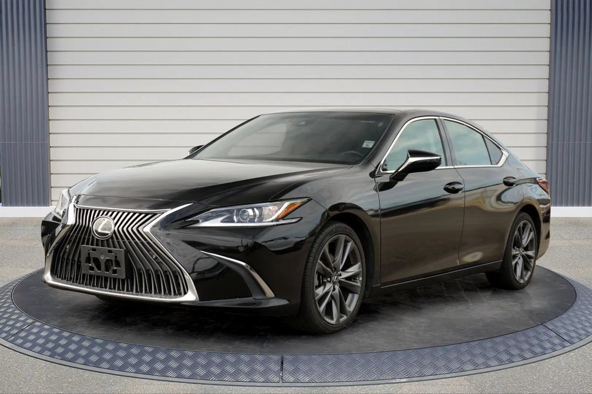 Used 2020 Lexus ES 350 w/ Premium Package FWD image 3