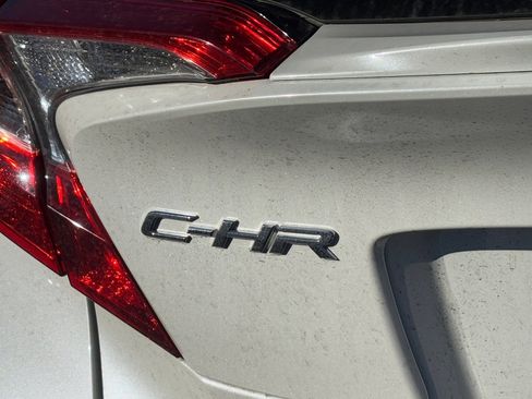 Used 2020 Toyota C-HR XLE image 10