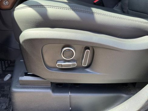 Used 2024 Land Rover Defender 130 S image 12