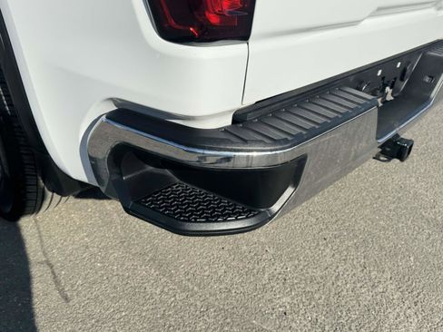 Used 2025 GMC Sierra 1500 SLT AWD/4WD image 12