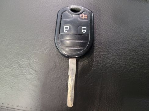 Used 2017 Ford Escape S FWD image 32