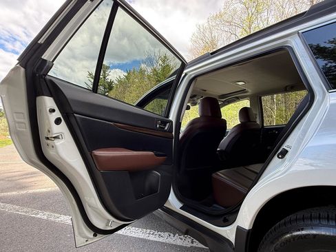 Used 2014 Subaru Outback 2.5i Limited AWD/4WD image 21