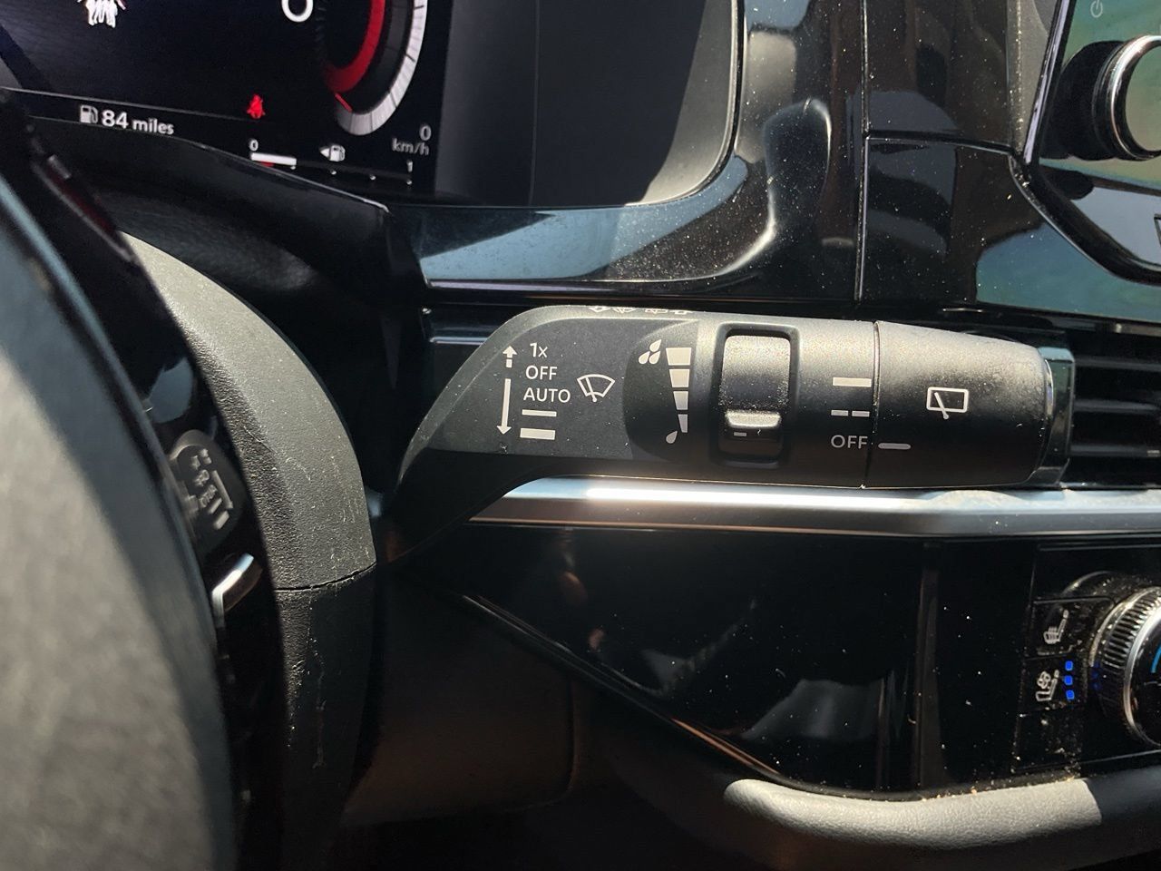 Used 2024 Nissan Pathfinder Platinum w/ Cargo Package FWD image 33