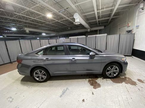 Used 2024 Volkswagen Jetta SE FWD image 27