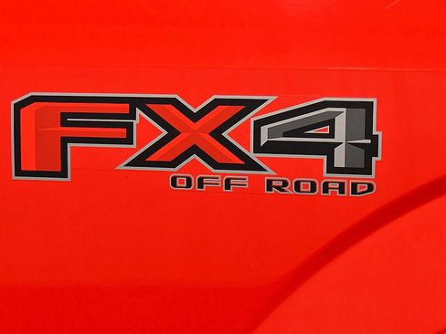 Used 2018 Ford F150 XLT w/ Equipment Group 302A Luxury AWD/4WD image 11