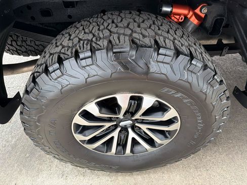 Used 2019 Ford F150 Raptor w/ Equipment Group 802A Luxury AWD/4WD image 23