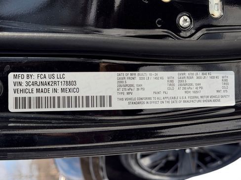 Used 2024 Jeep Wagoneer Launch Edition image 25