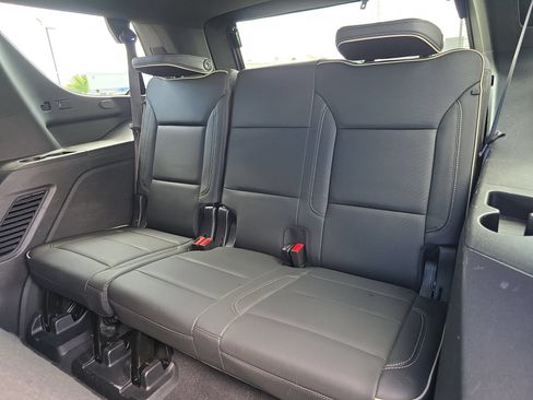 Used 2022 GMC Yukon SLT AWD/4WD image 12