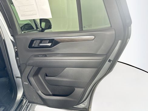 Used 2025 Chevrolet Tahoe Premier image 32