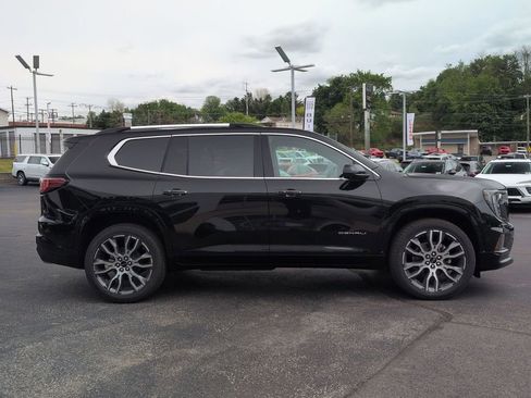 New 2026 GMC Acadia Denali Ultimate w/ LPO, Floor Liner Package AWD/4WD image 4