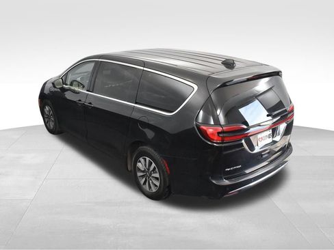 Used 2024 Chrysler Pacifica Limited FWD image 39