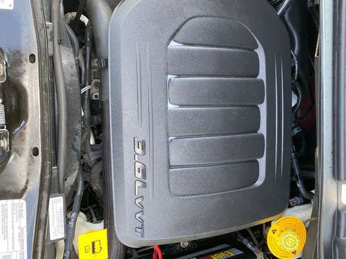 Used 2019 Dodge Grand Caravan SXT w/ Mopar Premium Addition Group FWD image 28