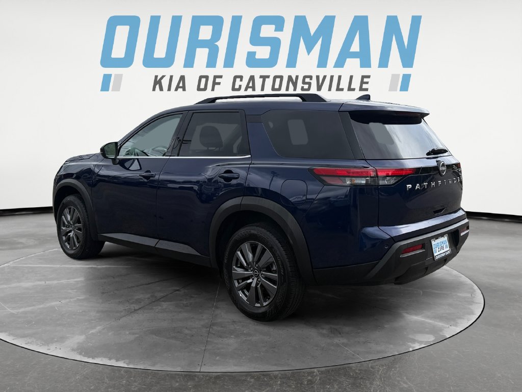 Used 2025 Nissan Pathfinder SV FWD image 4