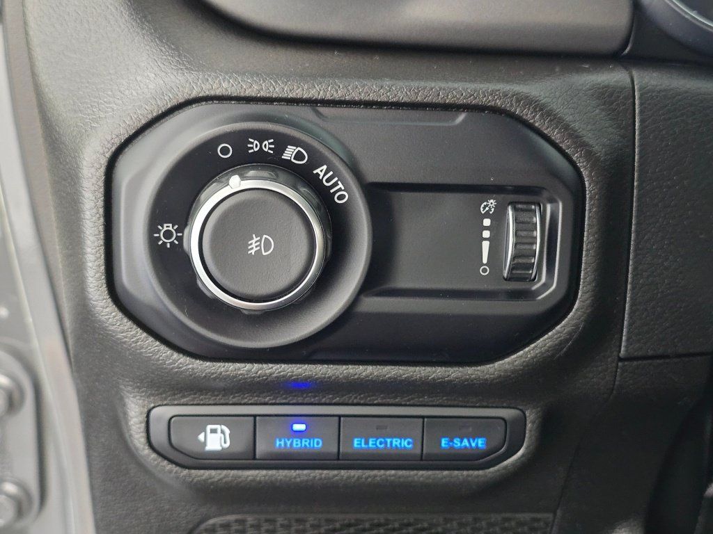Used 2023 Jeep Wrangler Unlimited w/ Cold Weather Group AWD/4WD image 36