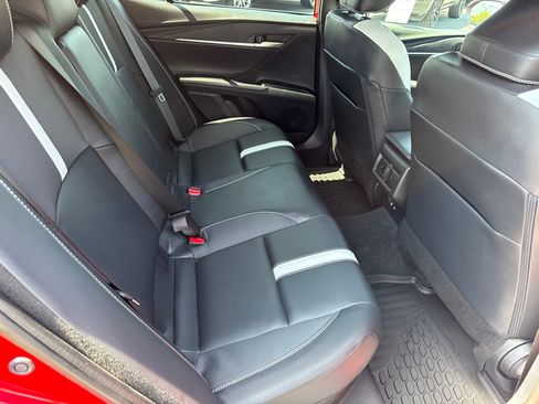 Used 2025 Toyota Camry SE w/ Convenience Package FWD image 18