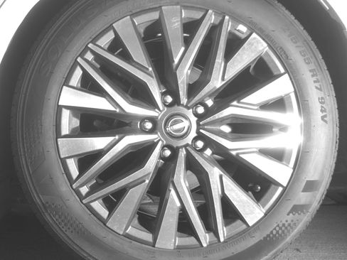 Used 2025 Nissan Altima 2.5 SV FWD image 14
