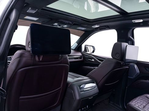 Used 2023 Cadillac Escalade ESV Sport Platinum AWD/4WD image 1