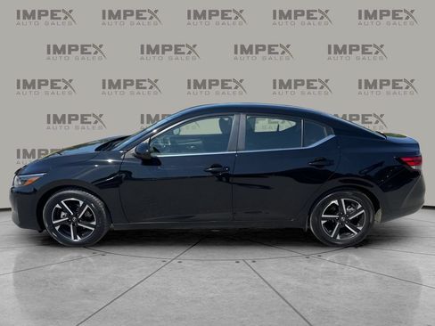 Used 2025 Nissan Sentra SV FWD image 2