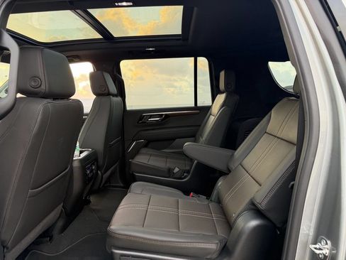 Used 2026 Chevrolet Suburban High Country w/ Sun And Tow Package RWD image 9