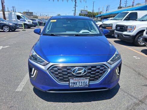 Used 2020 Hyundai Ioniq SE FWD image 2