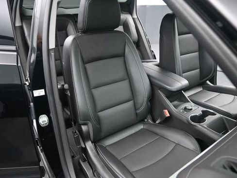 Used 2024 GMC Terrain SLT FWD image 19